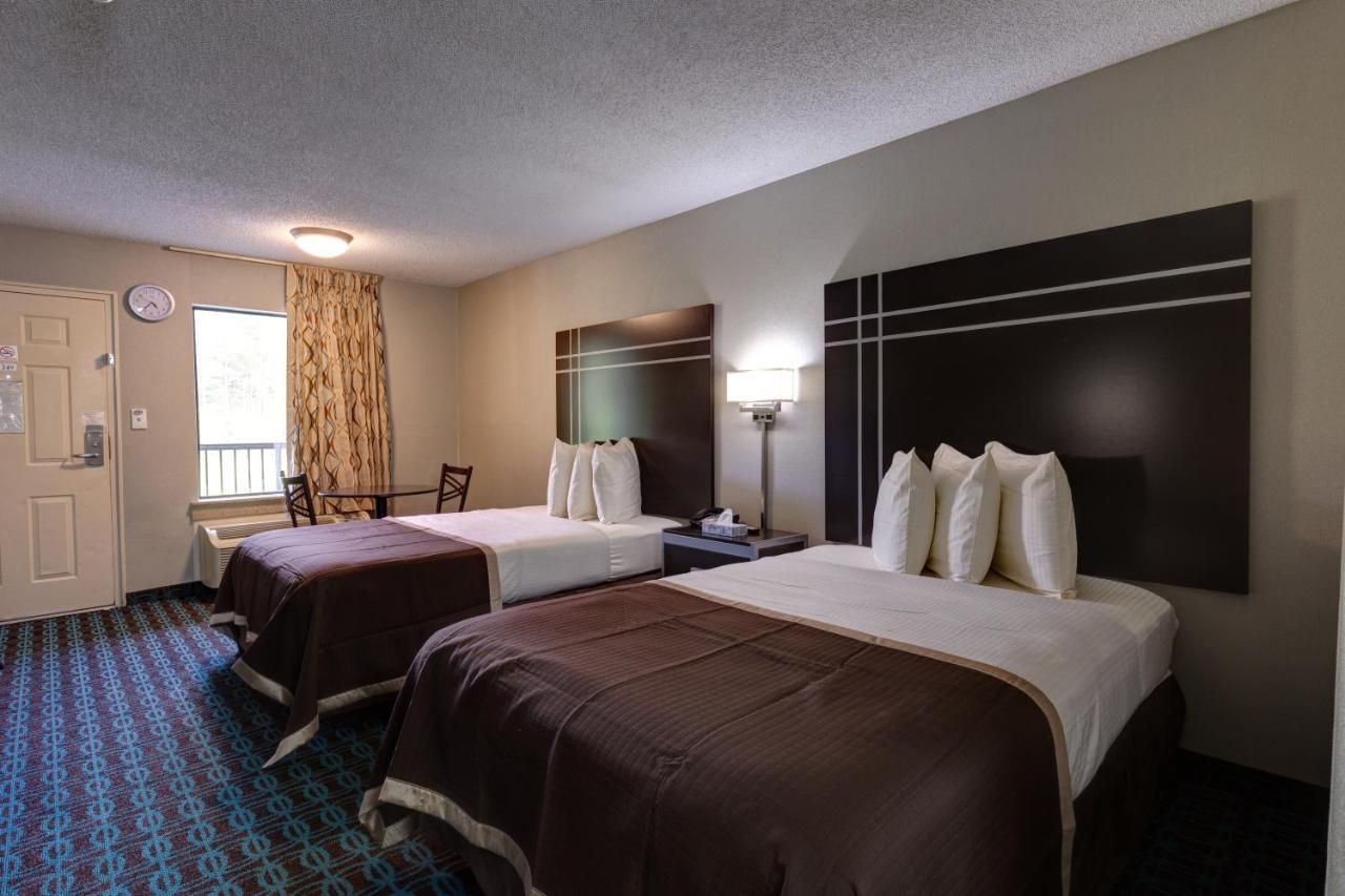 Deluxe Inn - Fayetteville I-95 Экстерьер фото