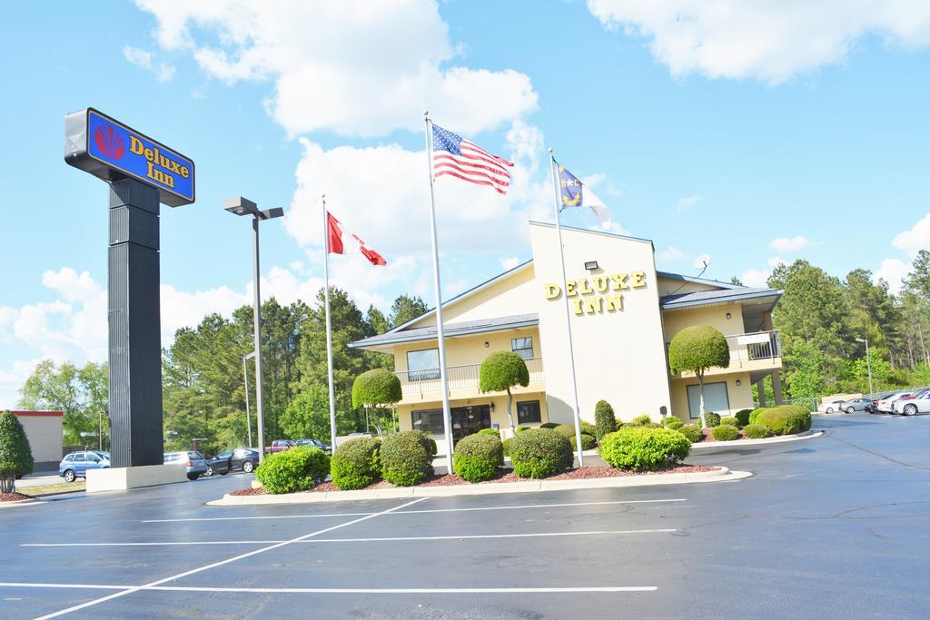 Deluxe Inn - Fayetteville I-95 Экстерьер фото