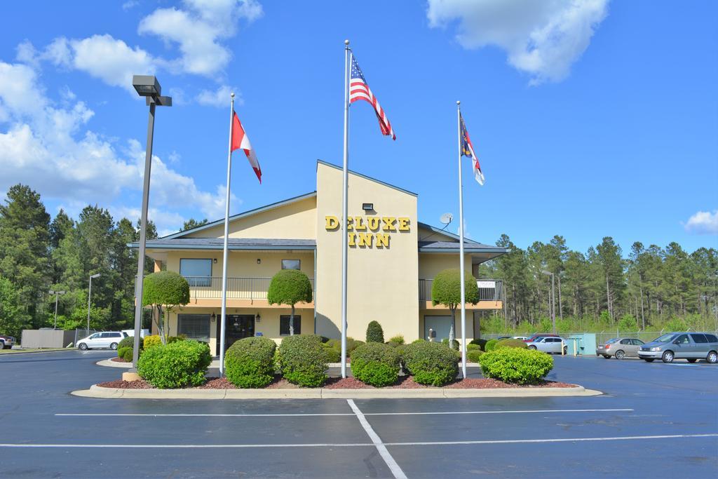 Deluxe Inn - Fayetteville I-95 Экстерьер фото