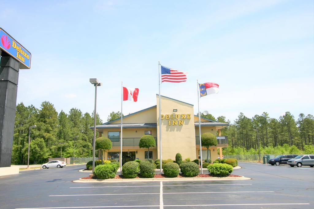 Deluxe Inn - Fayetteville I-95 Экстерьер фото