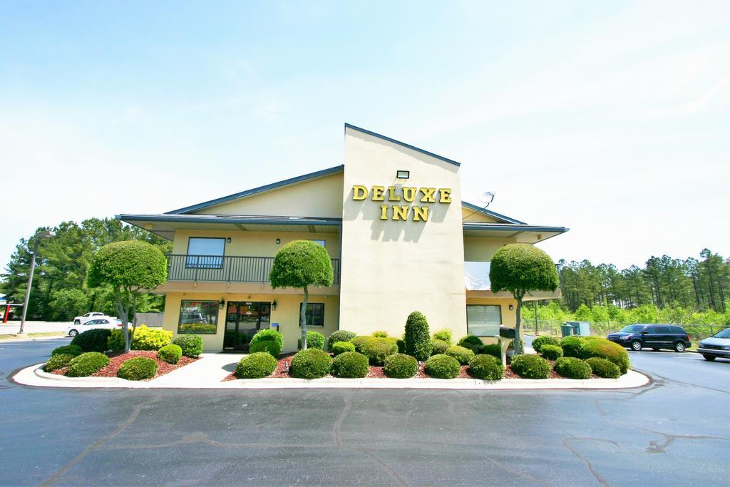 Deluxe Inn - Fayetteville I-95 Экстерьер фото